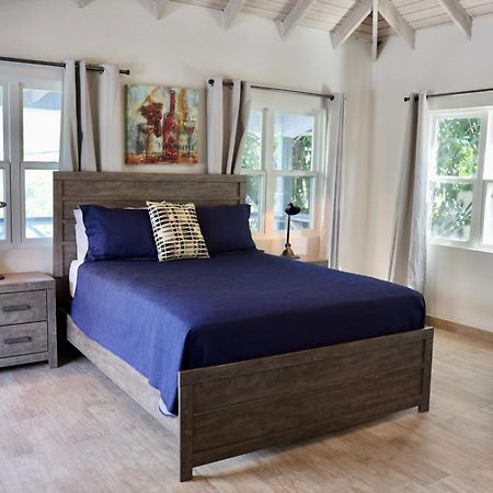 The Moxy Hotel English Harbour Екстериор снимка