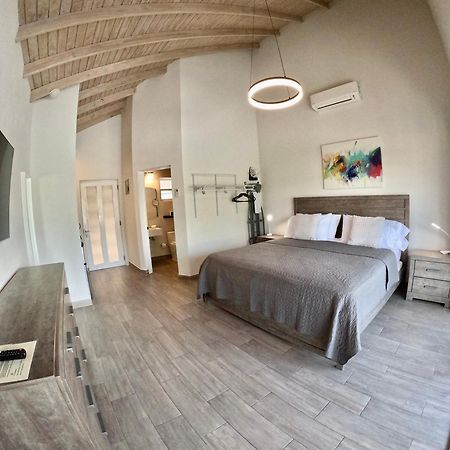 The Moxy Hotel English Harbour Екстериор снимка