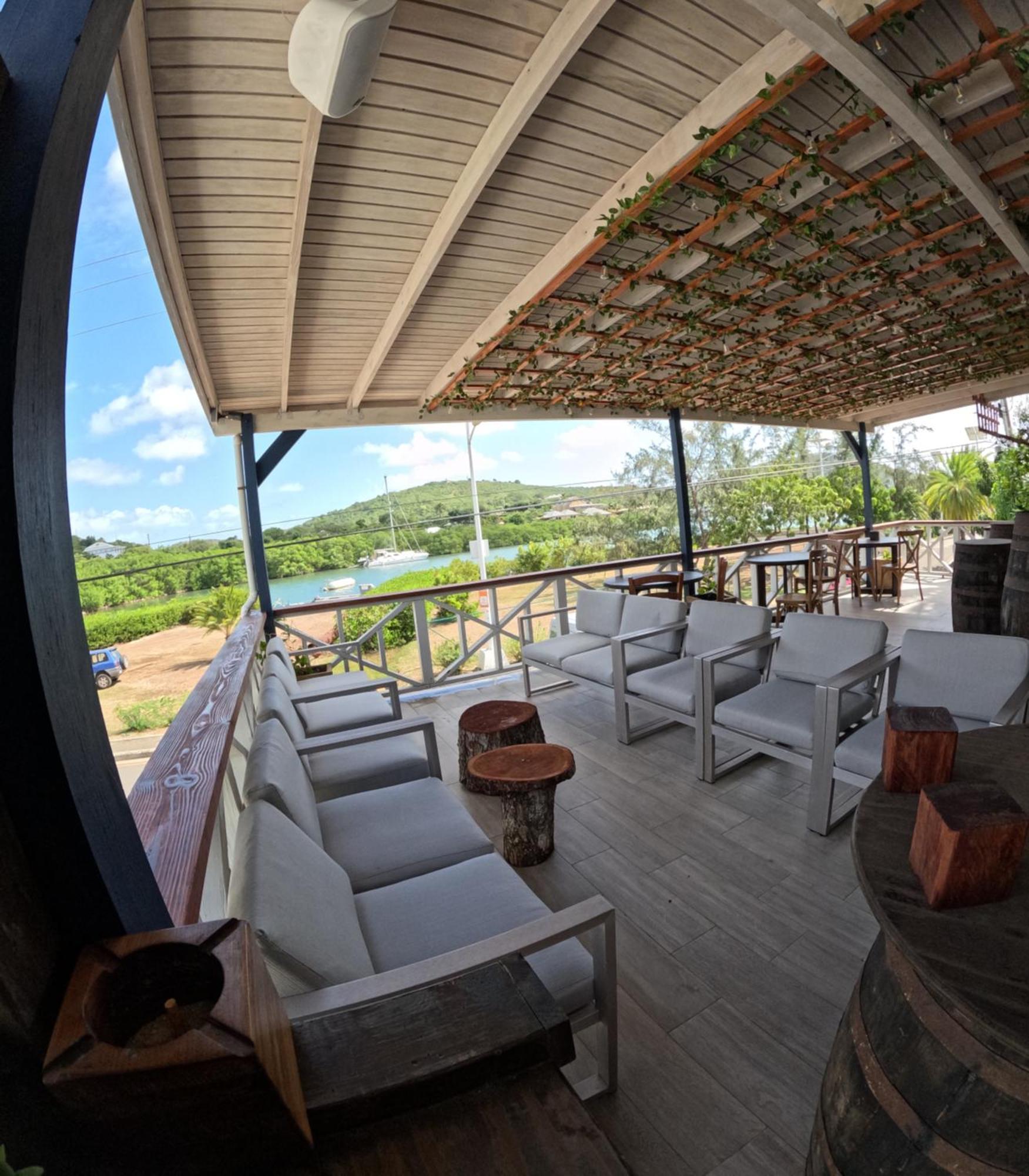 The Moxy Hotel English Harbour Екстериор снимка
