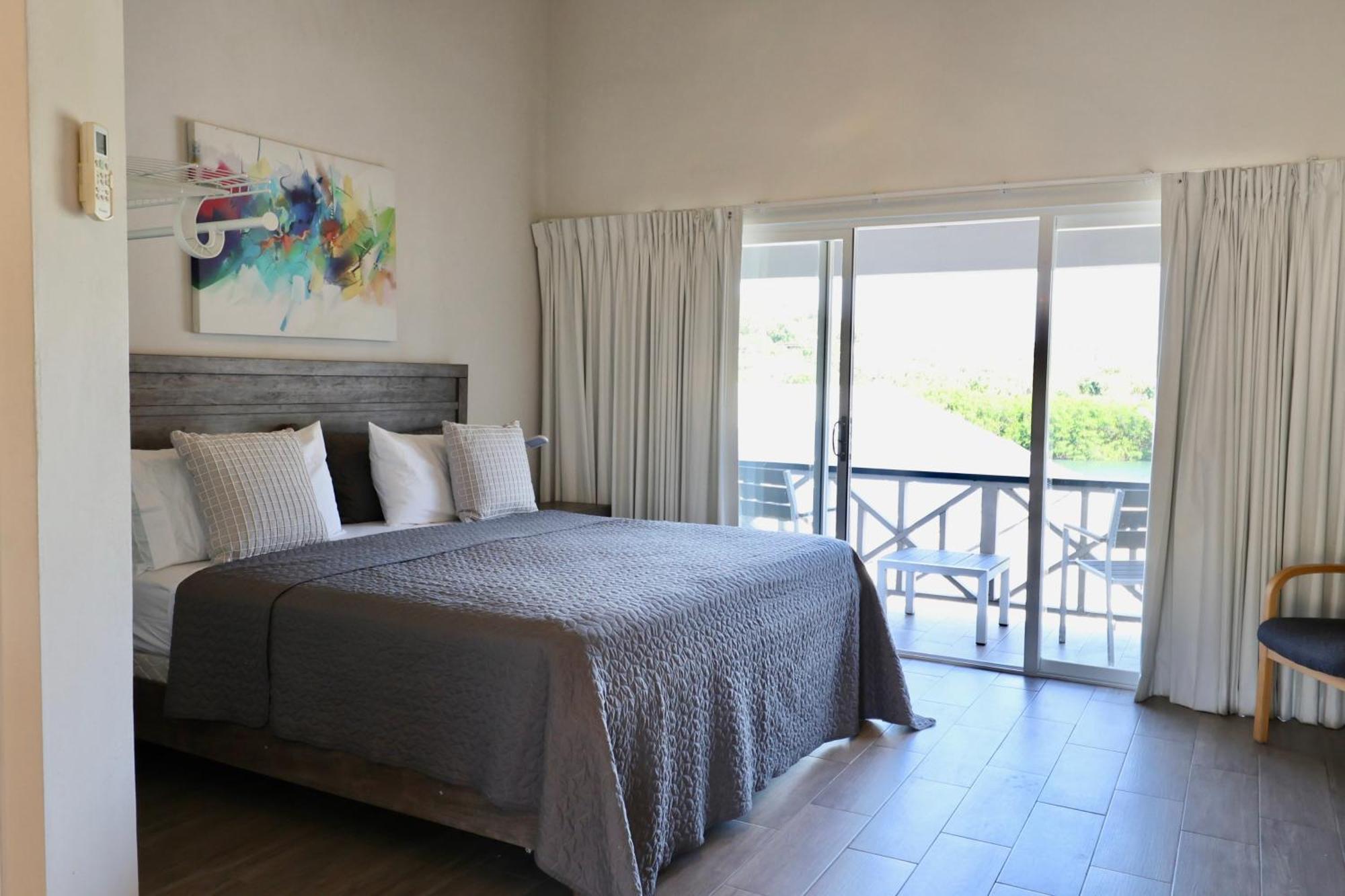 The Moxy Hotel English Harbour Екстериор снимка