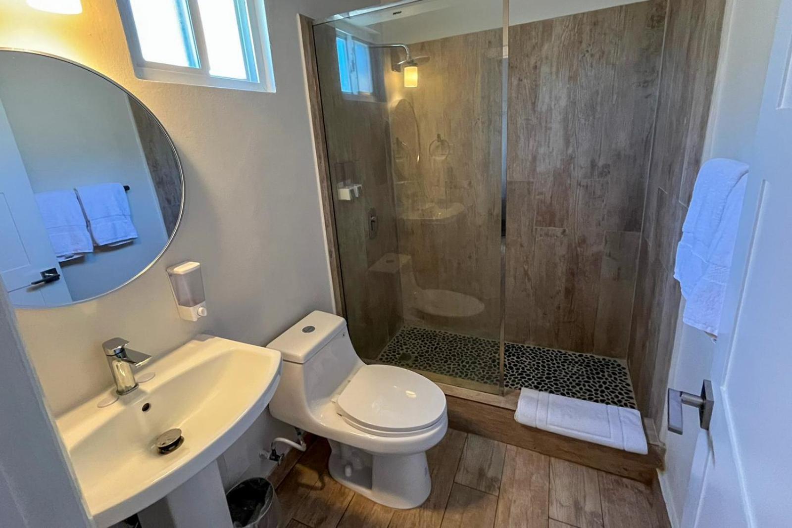 The Moxy Hotel English Harbour Екстериор снимка